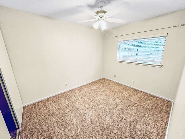 Building Photo - Cozy 2 Bedroom 2 Bath 1 Story Home