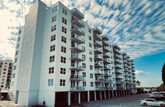 Building Photo - 3450 S Ocean Blvd