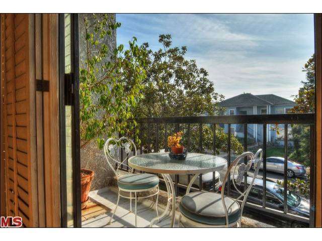 Patio - 10475 Eastborne Ave