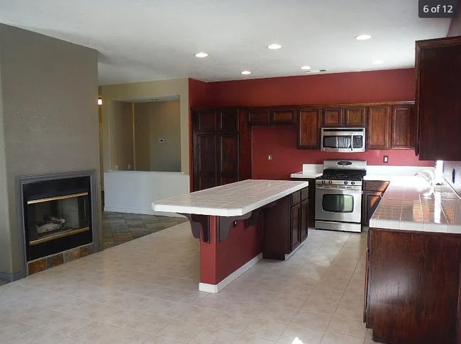Building Photo - 653 Contenta Ct