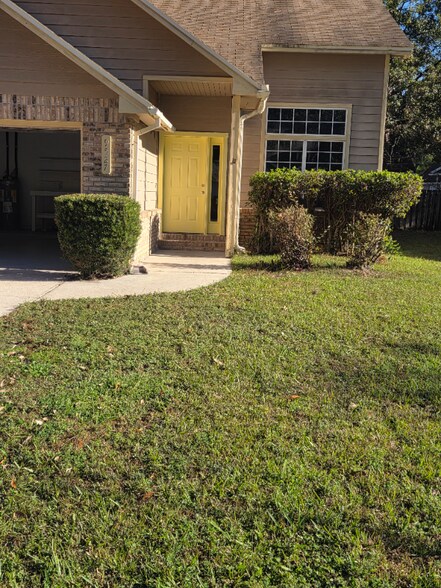 Building Photo - 9527 Glenn Abbey Way