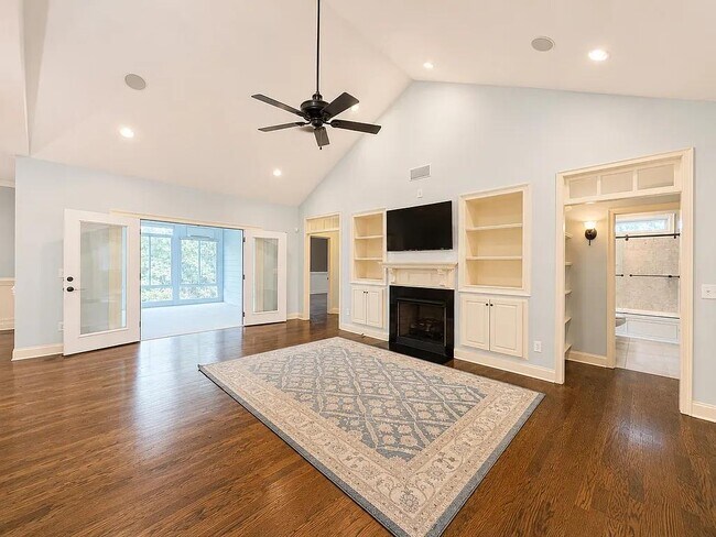 Building Photo - 128 Fox Farm Way
