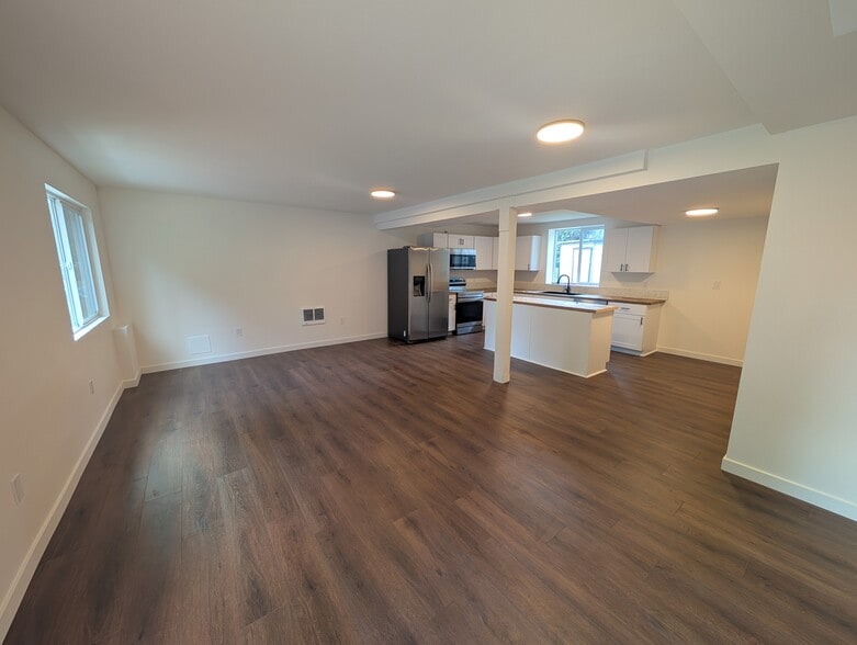 Building Photo - 1829 East End St NW