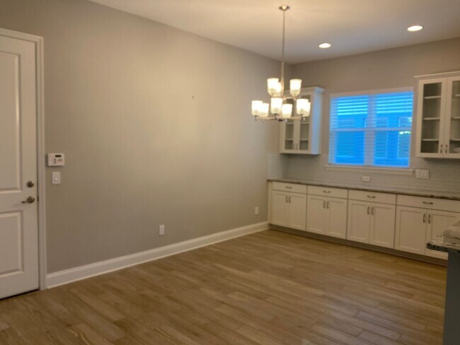 Building Photo - Beautiful 3 bedroom, 2.5 bathrooms  located in The Preserve of Oviedo on the Park