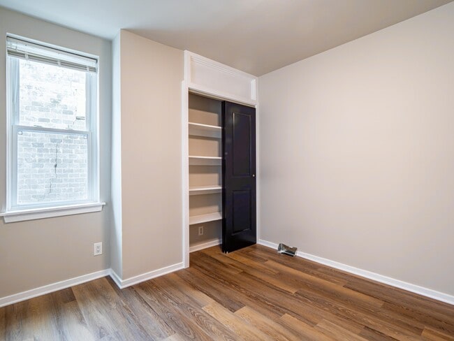 Building Photo - 161 Brown St