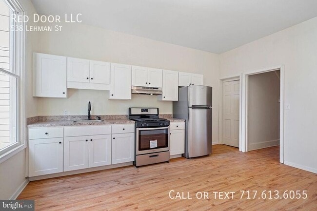 Building Photo - 538 Lehman St
