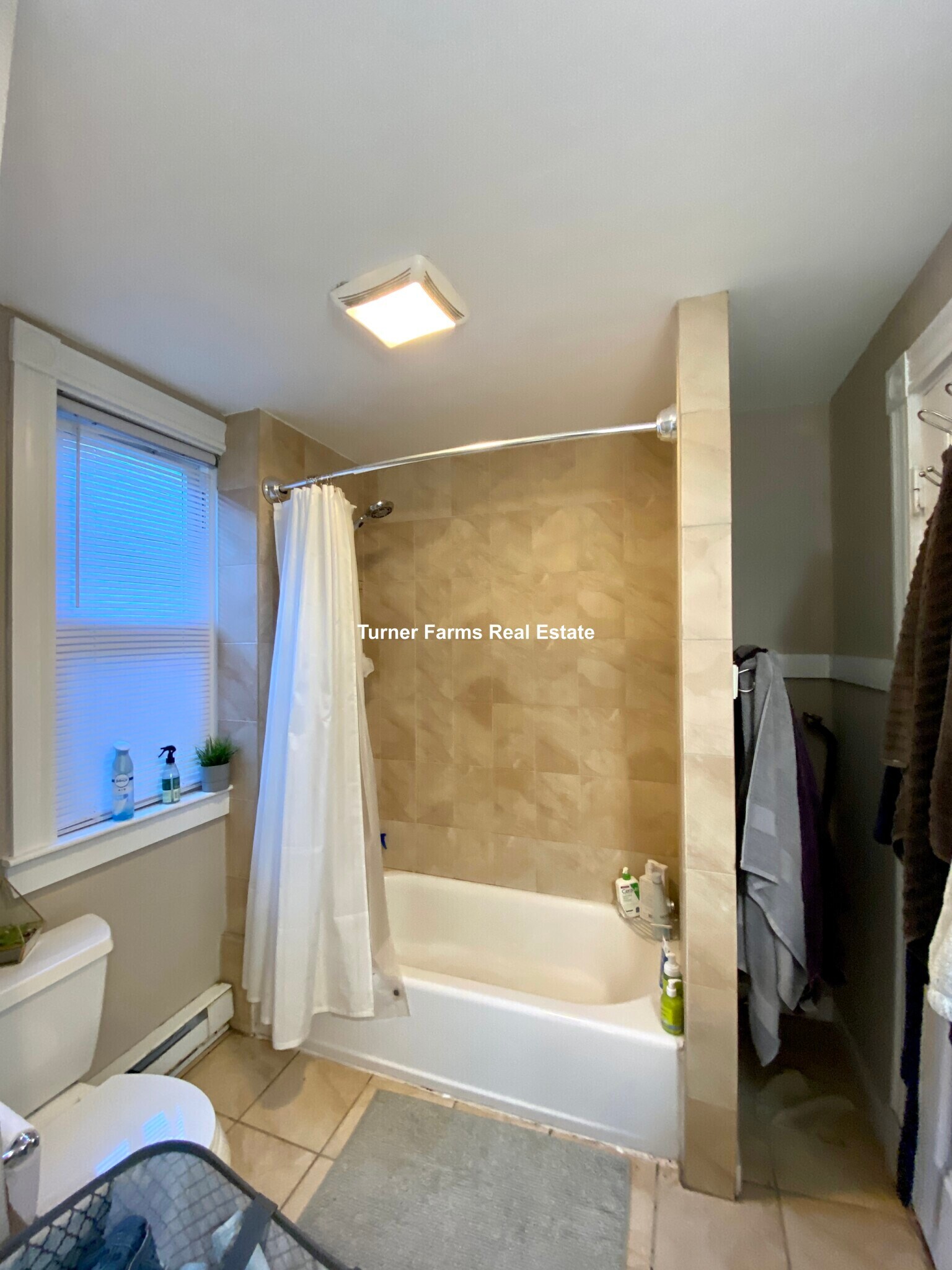 Building Photo - 13 Sachem St