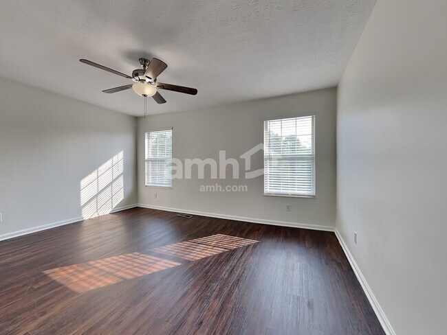 Building Photo - 1048 Reveres Run