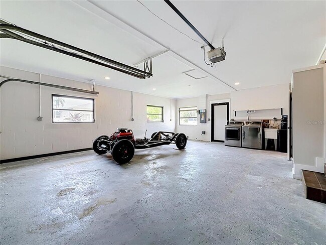 Building Photo - 12756 Poinsettia Ave