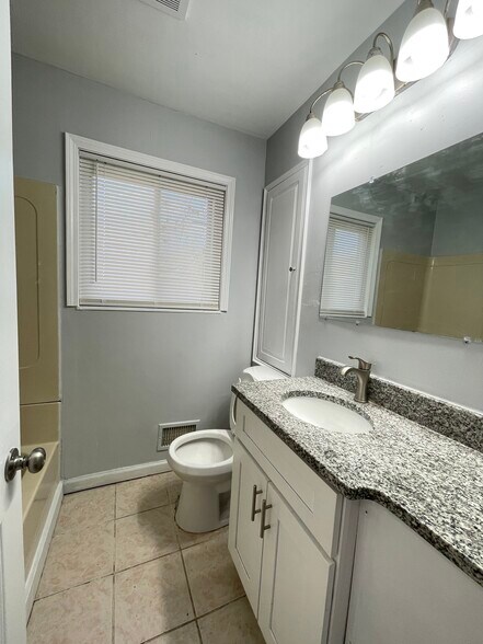 Building Photo - 508 Bloomfield Ave