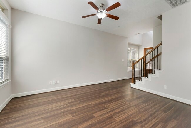 Building Photo - 31 Aventura Pl