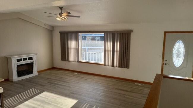 Building Photo - Tartan Glen