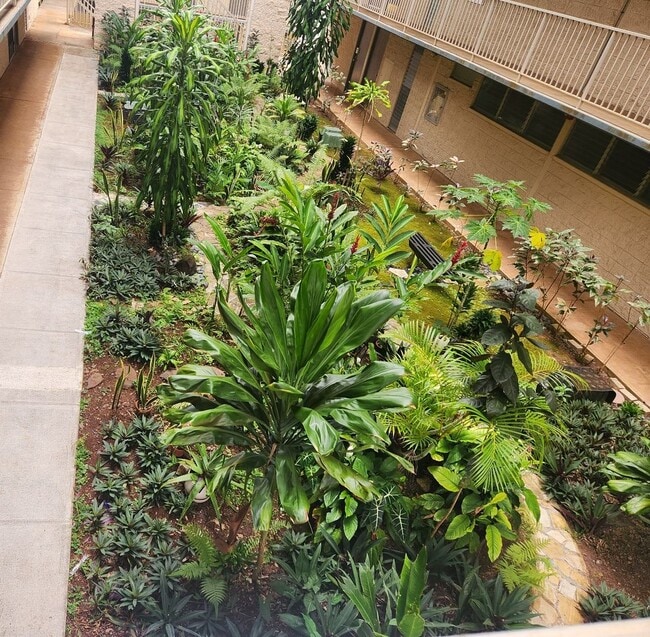 Building Photo - Northbrook-Melemanu in Waikalani Valley