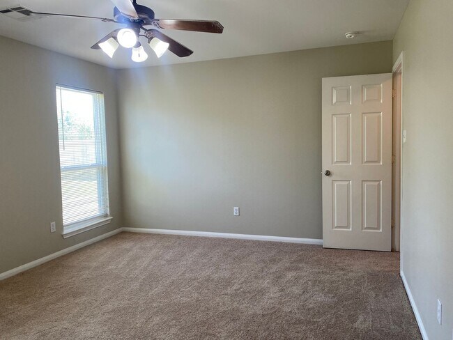 Building Photo - 4 BEDROOM, BELTON ISD