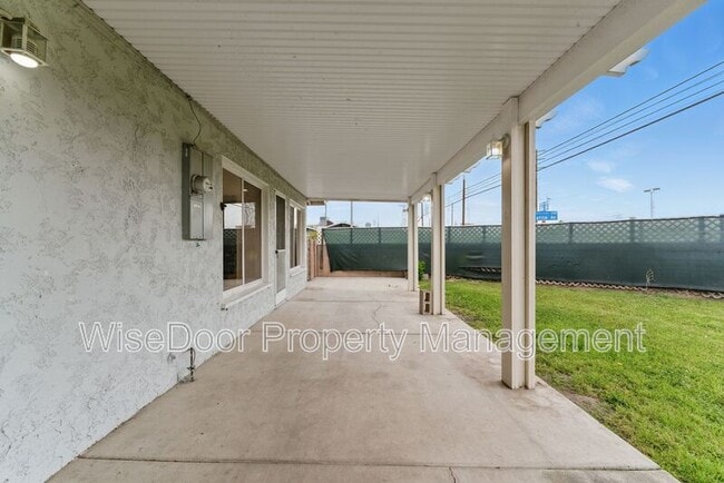 Building Photo - 1114 Stovall Ave
