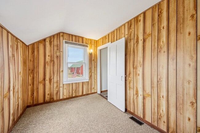 Building Photo - 11N455 Tower Rd