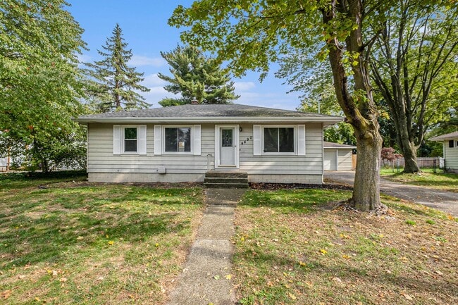 Building Photo - 4490 Blaine Ave SE