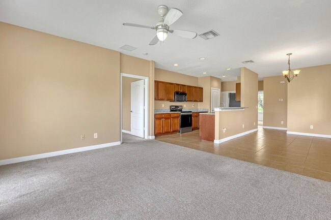 Building Photo - 2548 Creekside Dr