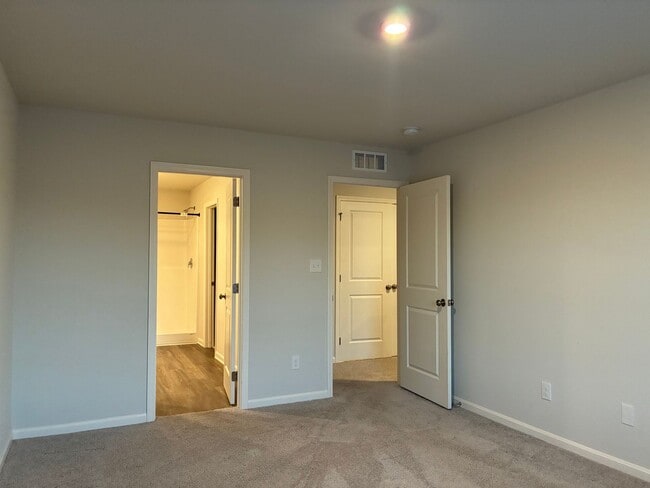 Building Photo - 105 S Osprey Ct