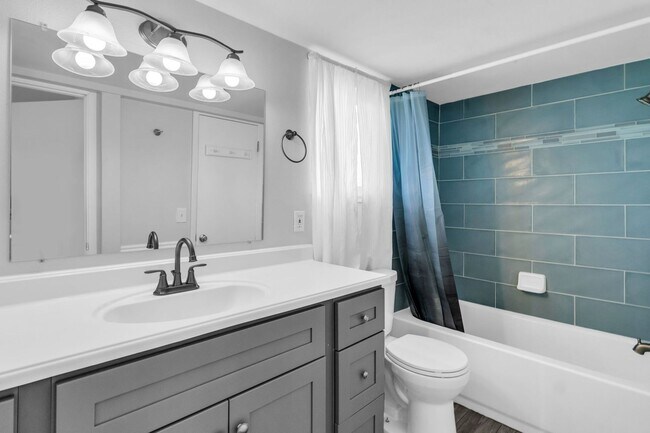 Building Photo - Park Meadows