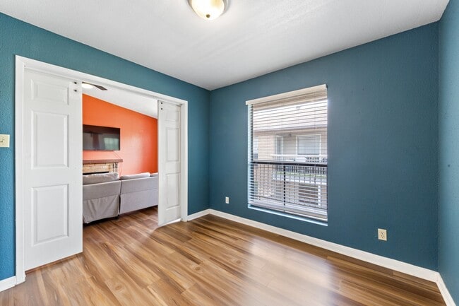 Building Photo - 2120 Wilcrest Dr