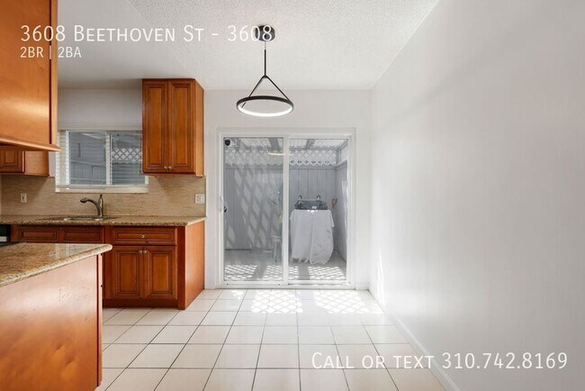 Building Photo - 3608 Beethoven St
