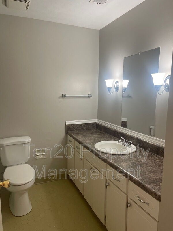 Building Photo - 3249 Jottings Dr