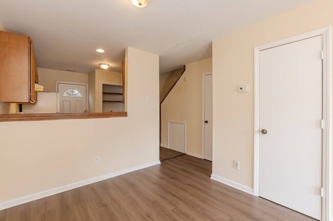 Building Photo - Move In Ready Two Bedroom Home!