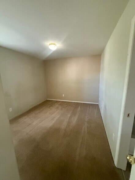 Building Photo - 299 Ellers Grove