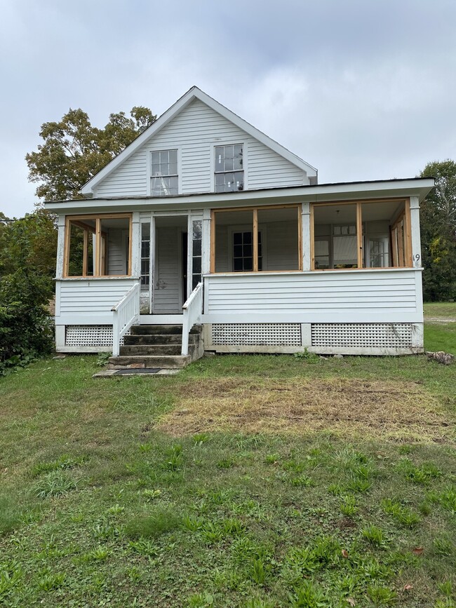 Primary Photo - 19 Riverside Rd