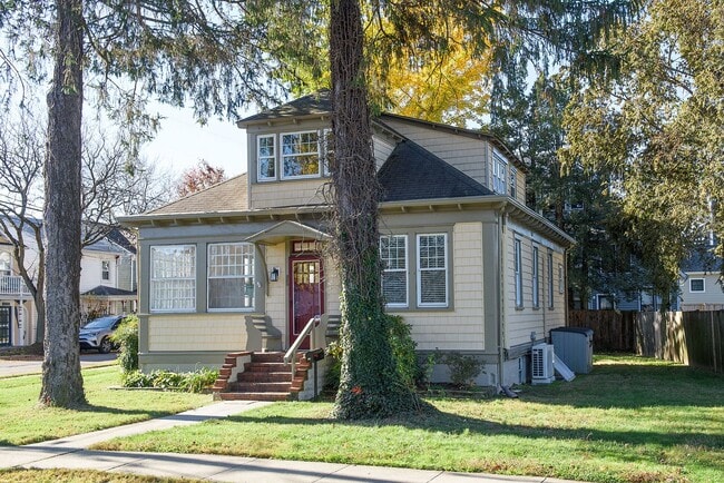 Building Photo - Coming Soon! Charming corner lot home for ...
