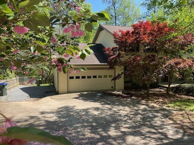 Building Photo - 10565 Shallowford Rd