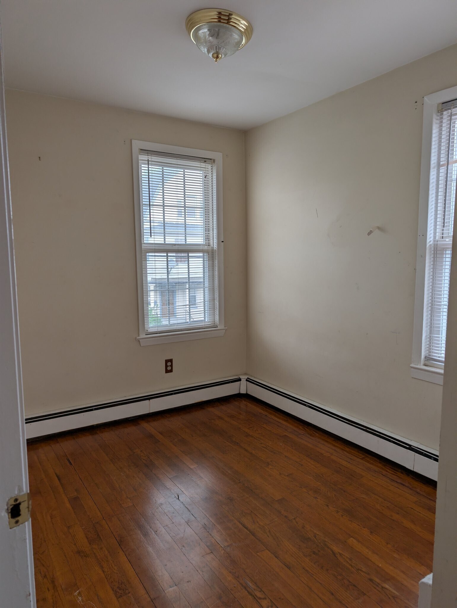 Building Photo - 138 Chestnut St