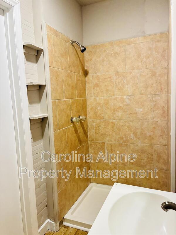 Building Photo - 918 Airline Ext