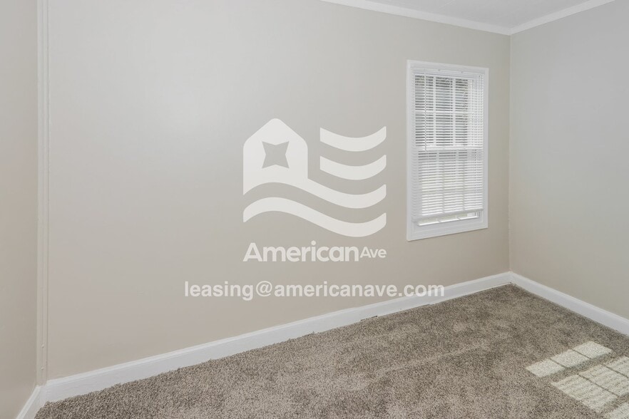 Building Photo - 104 Bowden Dr