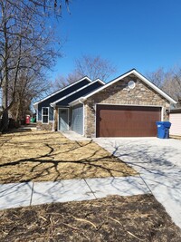 Building Photo - Brand new 3 bedroom, 2 bath house in Webb ...