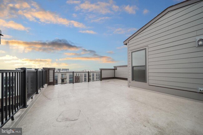 Building Photo - 43730 Transit Sq