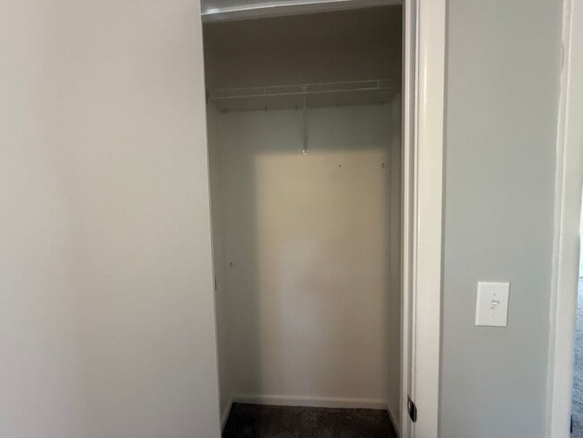 Building Photo - Beautifully Updated 2 Bed, 1 Bath Home for...