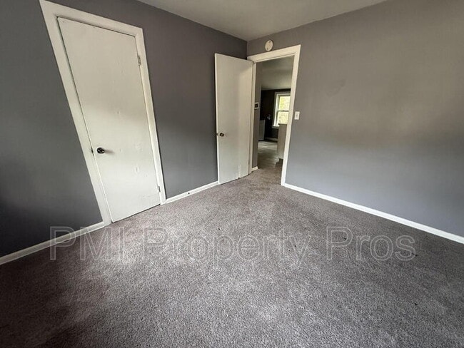 Building Photo - 6618 N 56th St