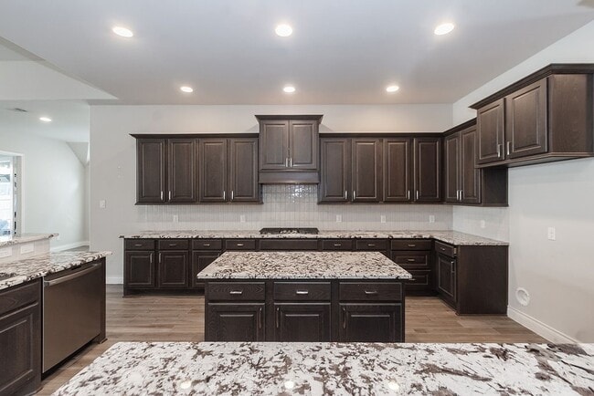 Building Photo - 12607 Pine Savannah Ln