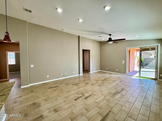 Building Photo - 3253 S Miller Dr