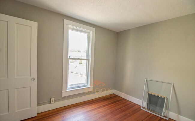 Building Photo - 822 N 7th St