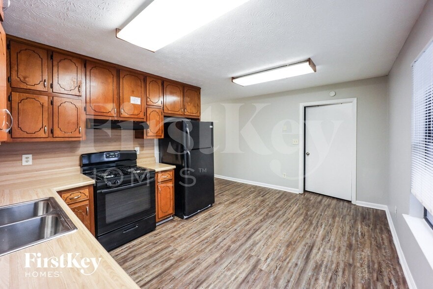 Building Photo - 1327 Labelle St