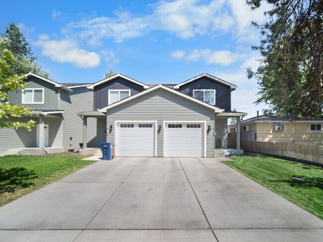 Building Photo - 3-Bedroom Home with Private Garage and Fen...