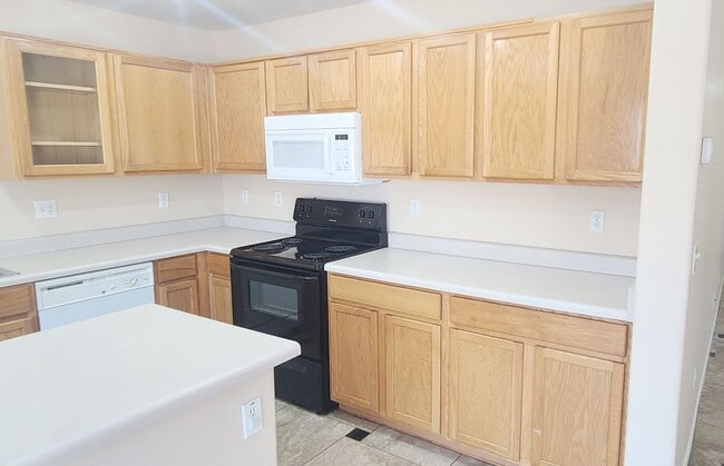 Building Photo - 4 bedroom in Chandler