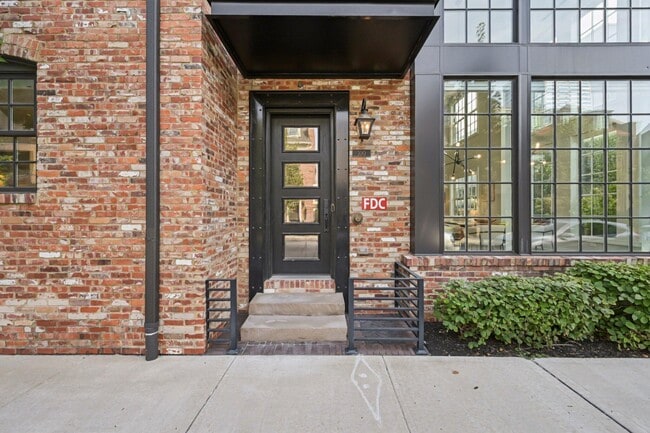 Building Photo - 100 Normandy Ave