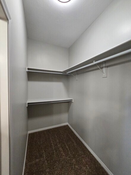 Building Photo - 287 E Rockingham Ct