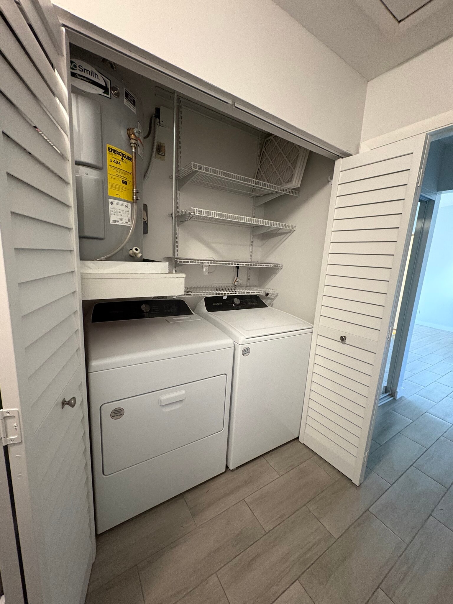 Building Photo - 51 Meadows Dr