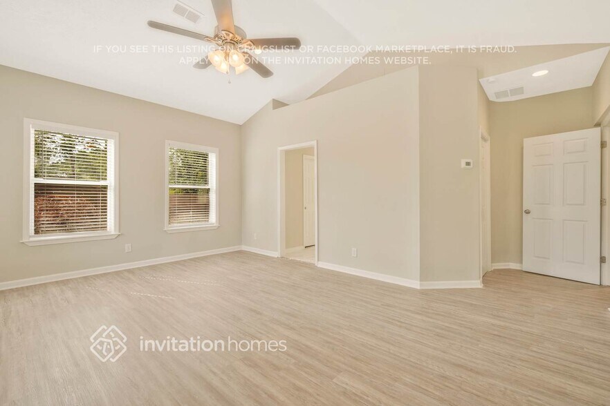 Building Photo - 3691 Ballestero Dr S