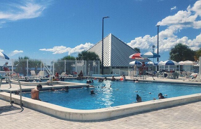 Building Photo - "Elegant 3-Bed Waterfront pool Home"